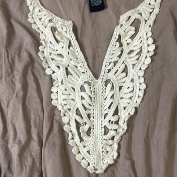 Rue21 top with crochet detail‎ - Picture 3 of 5